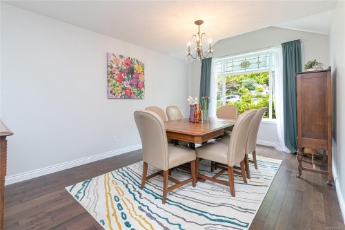 1927 Riverside Dr, View Royal, BC 