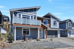 267 Golden Oaks Cres Nanaimo, BC V9T 0K8