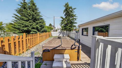 320 2Nd Avenue, Cranbrook, BC 