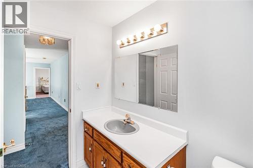 381 Kerman Avenue, Grimsby, ON - Indoor Photo Showing Bathroom