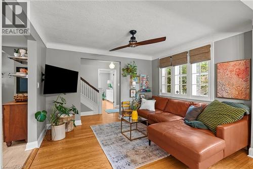 88 Rothsay Avenue, Hamilton, ON - Indoor Photo Showing Living Room