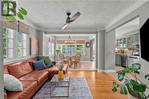 88 Rothsay Avenue, Hamilton, ON - Indoor Photo Showing Living Room