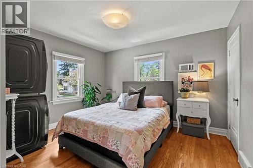 88 Rothsay Avenue, Hamilton, ON - Indoor Photo Showing Bedroom