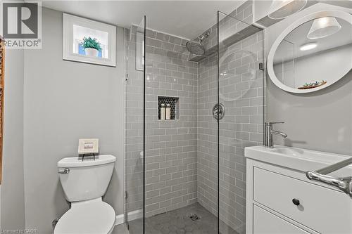 88 Rothsay Avenue, Hamilton, ON - Indoor Photo Showing Bathroom