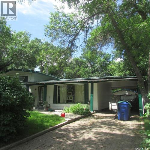176 Halifax STREET N  Regina, SK S4R 2W4