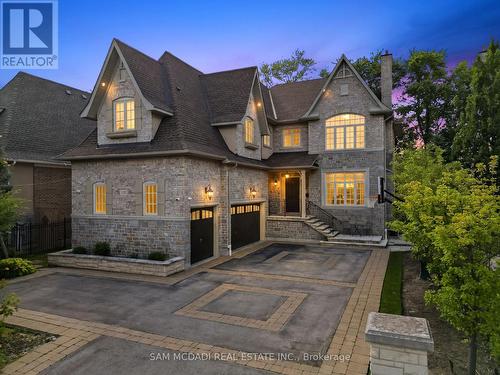 725 Queensway W, Mississauga, ON 