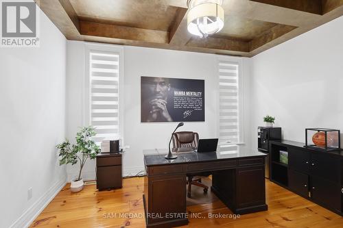725 Queensway W, Mississauga, ON 