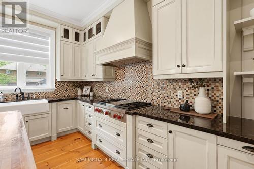 725 Queensway W, Mississauga, ON 