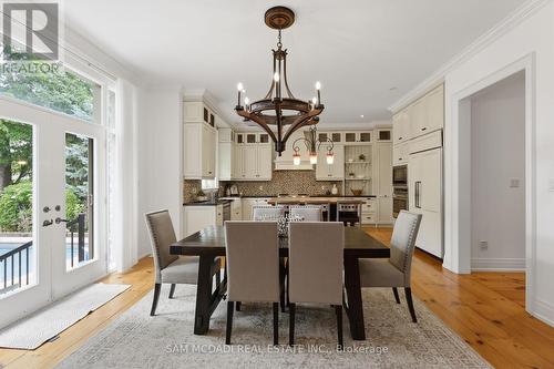 725 Queensway W, Mississauga, ON 