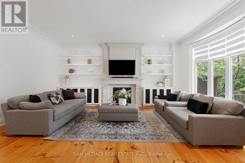 725 Queensway W, Mississauga, ON 