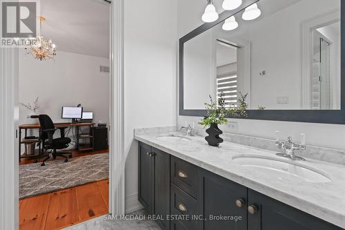 725 Queensway W, Mississauga, ON 