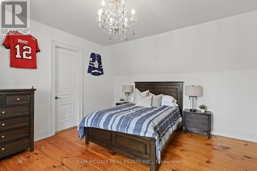 725 Queensway W, Mississauga, ON 