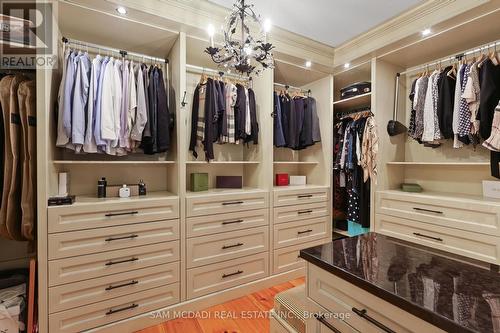 725 Queensway W, Mississauga, ON 