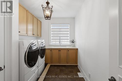 725 Queensway W, Mississauga, ON 