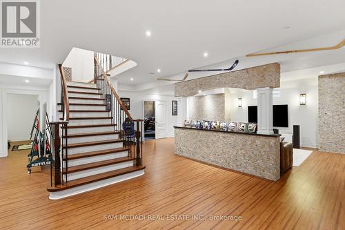 725 Queensway W, Mississauga, ON 