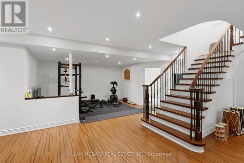 725 Queensway W, Mississauga, ON 