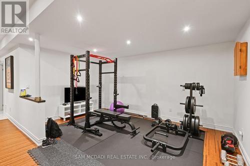 725 Queensway W, Mississauga, ON 
