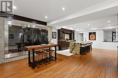 725 Queensway W, Mississauga, ON 