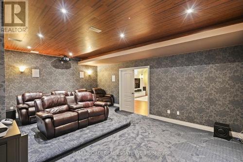 725 Queensway W, Mississauga, ON 