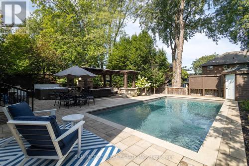 725 Queensway W, Mississauga, ON 