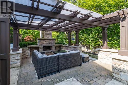 725 Queensway W, Mississauga, ON 