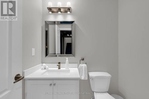 5 Magna Carta Road, Barrie, ON 
