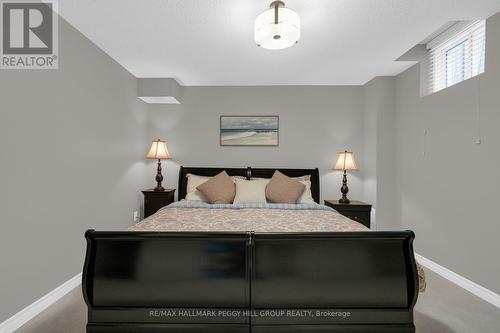 5 Magna Carta Road, Barrie, ON 