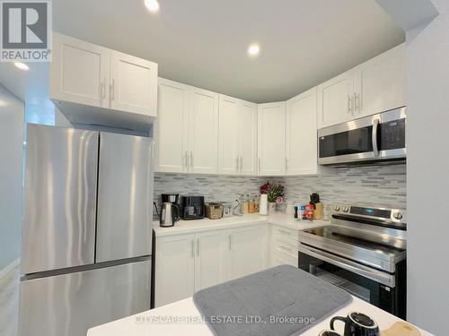 3211 Angel Pass (Secondary Dwelling) Drive, Mississauga, ON - Indoor Photo Showing Kitchen