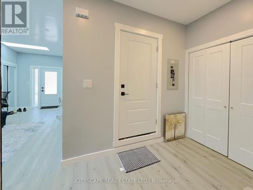 3211 Angel Pass (Secondary Dwelling) Drive, Mississauga, ON - Indoor Photo Showing Other Room