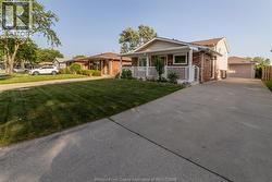3444 HEMLOCK Windsor, ON N8R 1Z9
