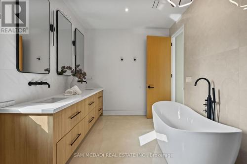 2186 Harcourt Crescent, Mississauga, ON 