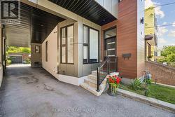 42 ENNERDALE ROAD Toronto, ON M6E 4C3