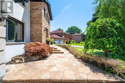 1298 Bunsden Avenue, Mississauga, ON 