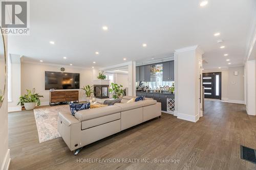 1298 Bunsden Avenue, Mississauga, ON 