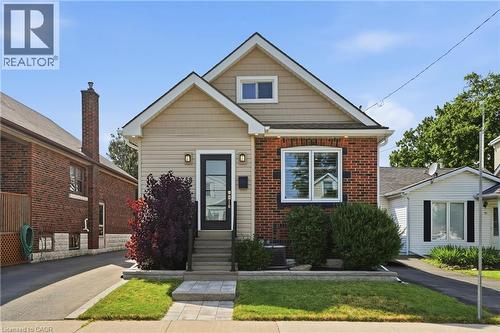 58 Tragina Avenue S, Hamilton, ON - Outdoor With Facade
