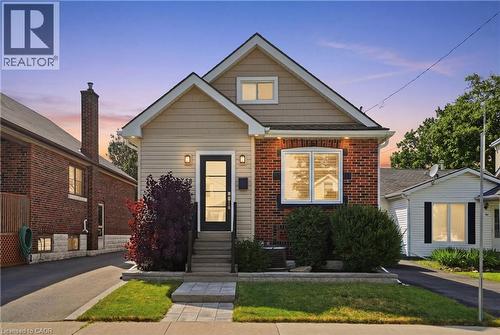 58 Tragina Avenue S, Hamilton, ON - Outdoor With Facade