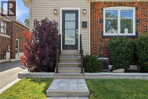 58 Tragina Avenue S, Hamilton, ON - Outdoor