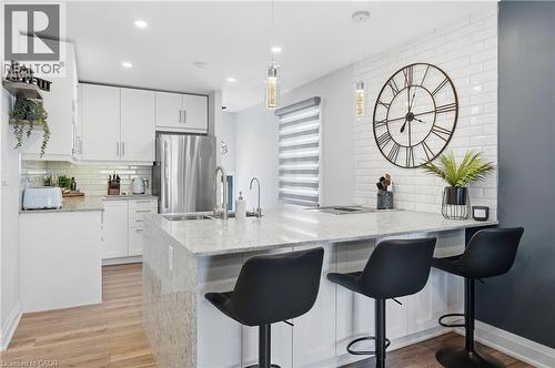 58 Tragina Avenue S, Hamilton, ON - Indoor Photo Showing Kitchen With Upgraded Kitchen