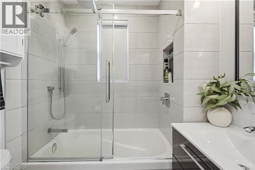 58 Tragina Avenue S, Hamilton, ON - Indoor Photo Showing Bathroom