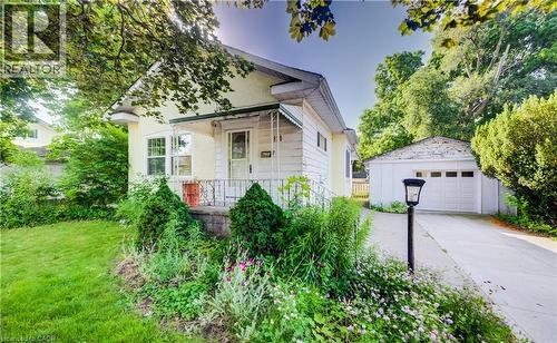 111 PINEWOOD Avenue  Cambridge, ON N3H 2M3