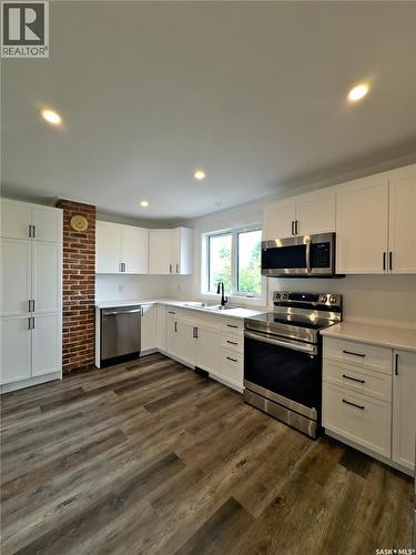 324 Penner Street, Waldheim, SK - Indoor Photo Showing Kitchen With Double Sink