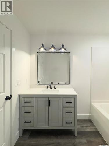 324 Penner Street, Waldheim, SK - Indoor Photo Showing Bathroom