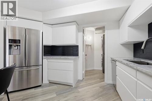 208 1700 Main Street E, Saskatoon, SK - Indoor Photo Showing Kitchen