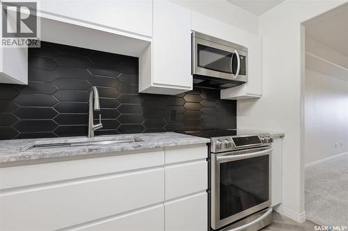 208 1700 Main Street E, Saskatoon, SK - Indoor Photo Showing Kitchen