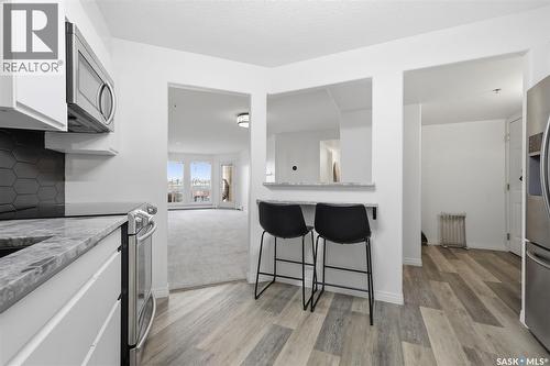 208 1700 Main Street E, Saskatoon, SK - Indoor Photo Showing Kitchen