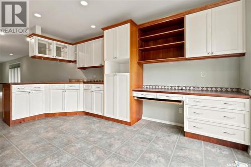 18 Lakeview Place, Regina, SK 
