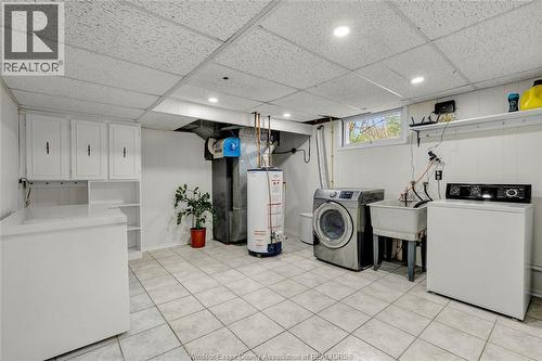 1910 Kent, Windsor, ON - Indoor Photo Showing Laundry Room
