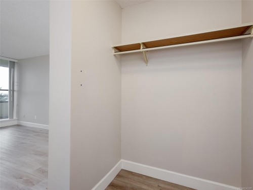 #409-9805 Second St, Sidney, BC 