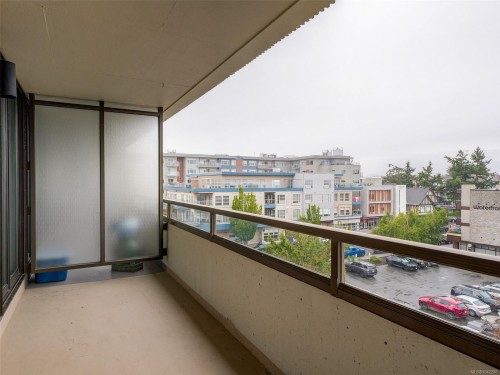 #409-9805 Second St, Sidney, BC 