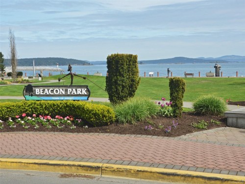 #409-9805 Second St, Sidney, BC 
